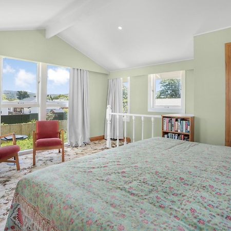 Farley Avenue Turret & Lounge Apartment Greytown Bagian luar foto