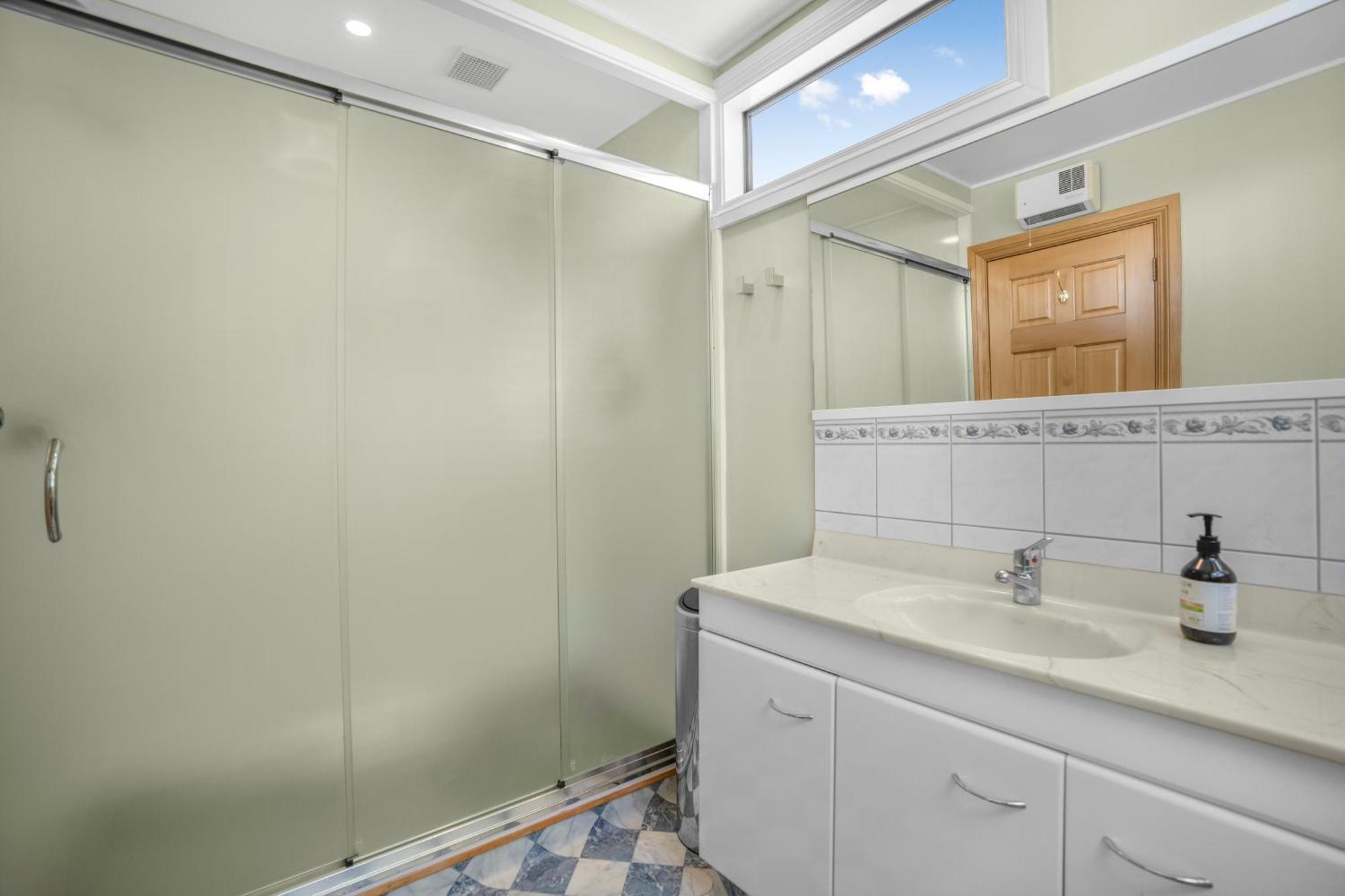 Farley Avenue Turret & Lounge Apartment Greytown Bagian luar foto