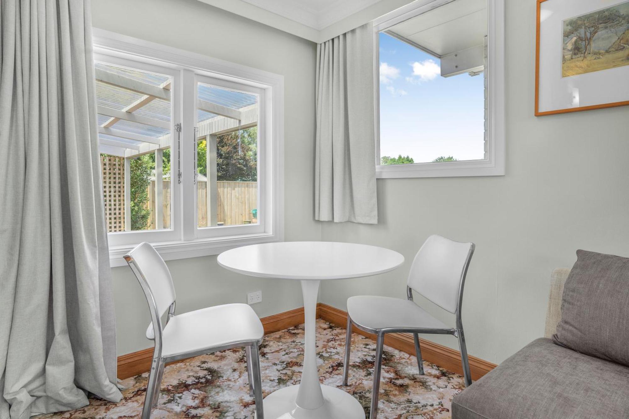 Farley Avenue Turret & Lounge Apartment Greytown Bagian luar foto